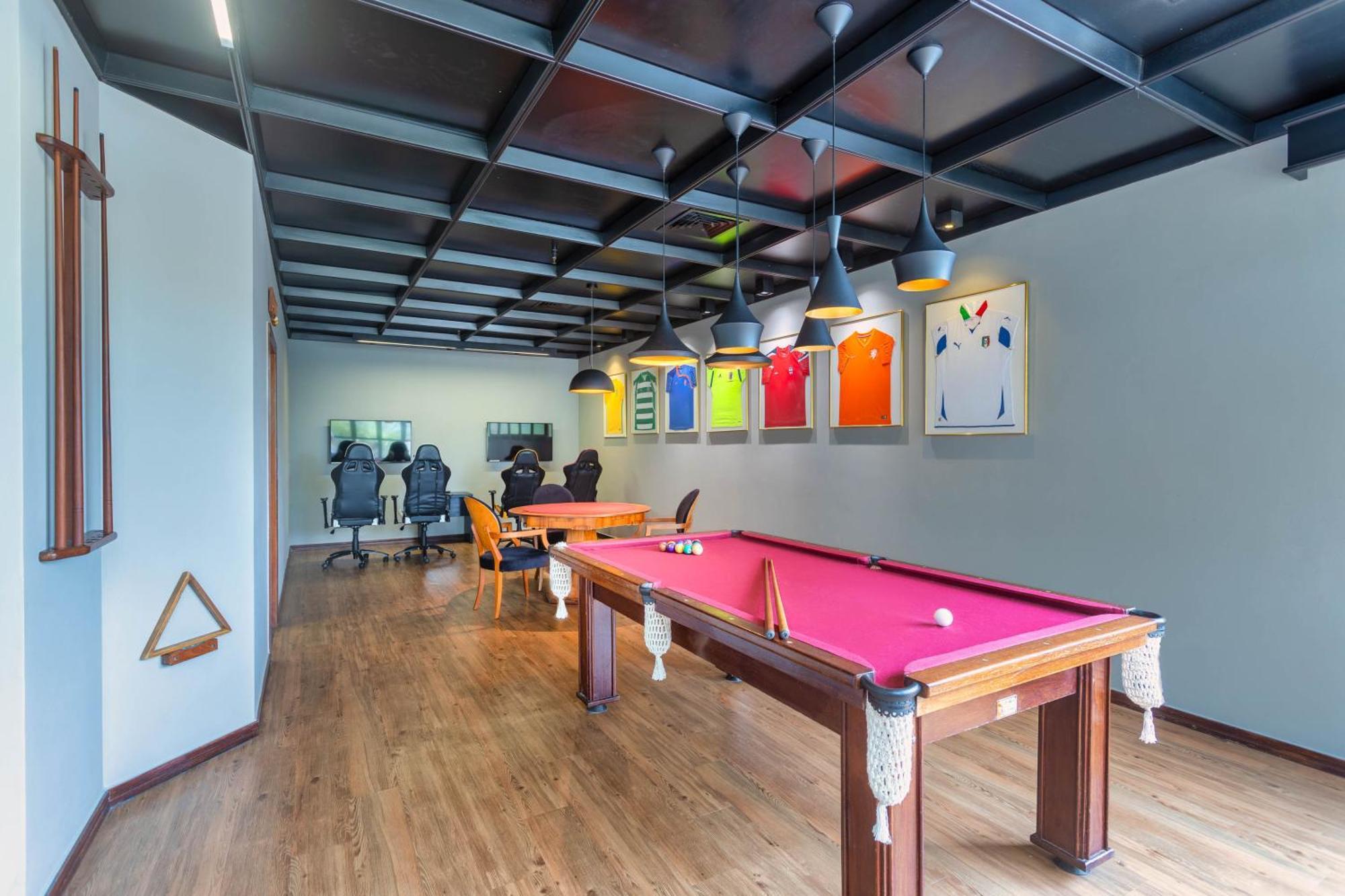 Ouro Minas Hotel Belo Horizonte, Dolce By Wyndham Екстериор снимка The pool table at the office of the University of the Philippines Diliman.